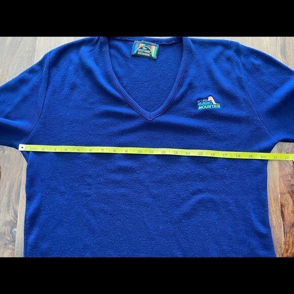 Vintage "Six Flags" v-neck. One of a kind!! - Picture 5 of 7